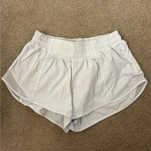 Lululemon Hotty Hot short 2.5”